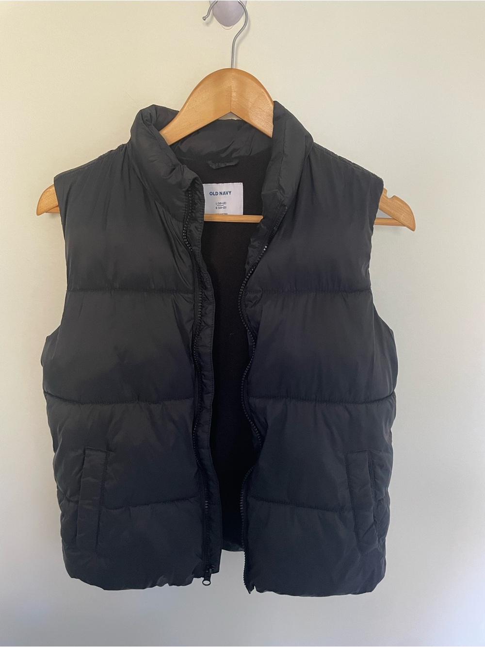 Old Navy Men's Black Quilted Puffer Vest
